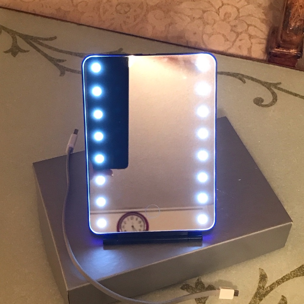 Lighted make up mirror